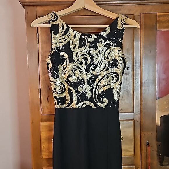 NWT Boohoo Black & Gold maxi dress size 4 - Picture 3 of 16